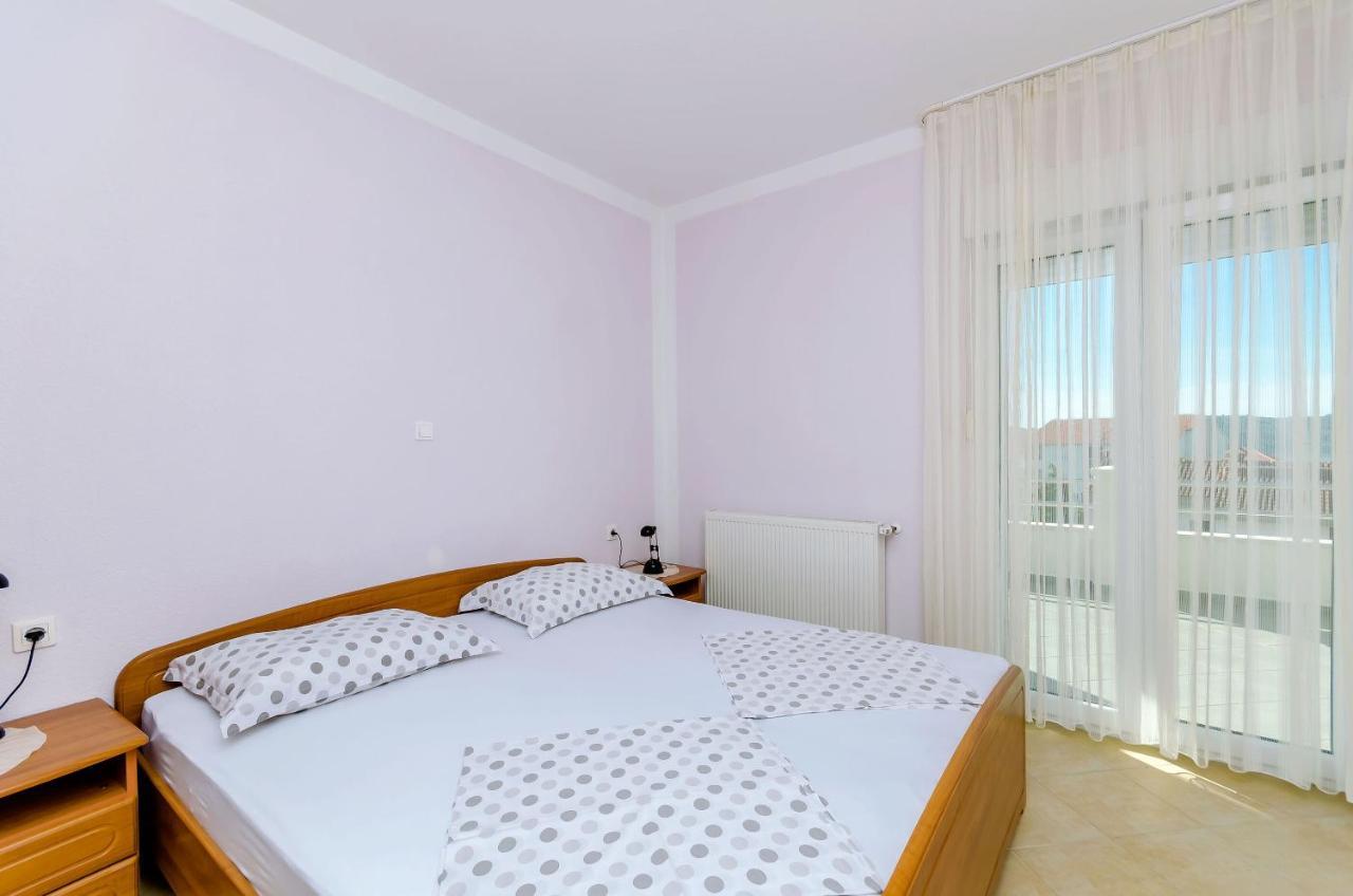 Apartments Palm Tree Trogir Buitenkant foto