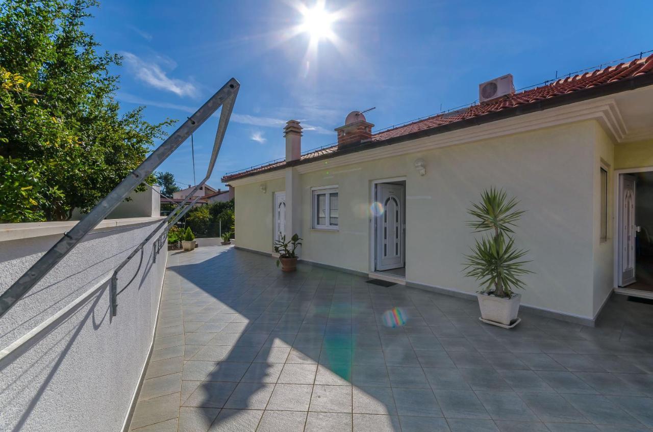 Apartments Palm Tree Trogir Buitenkant foto