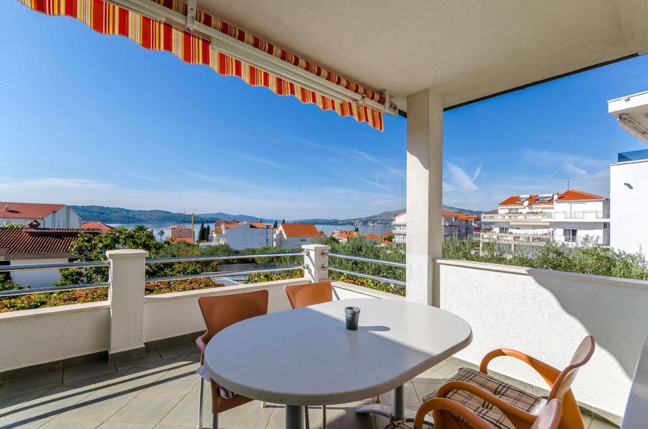 Apartments Palm Tree Trogir Buitenkant foto