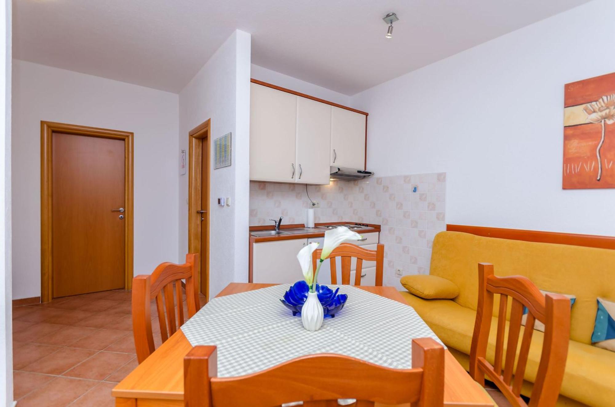 Apartments Palm Tree Trogir Buitenkant foto